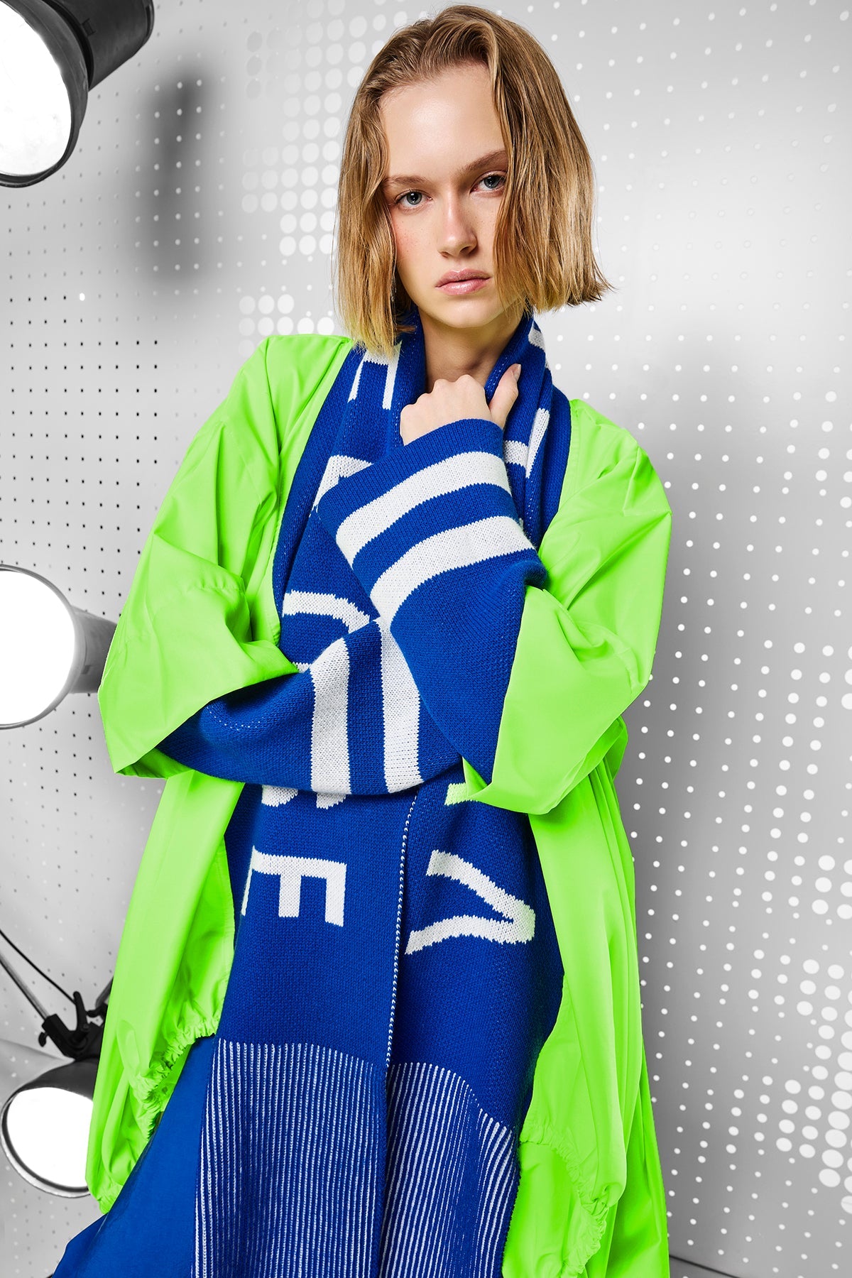 GIALLO NEON/ROYAL WIND COAT 15452